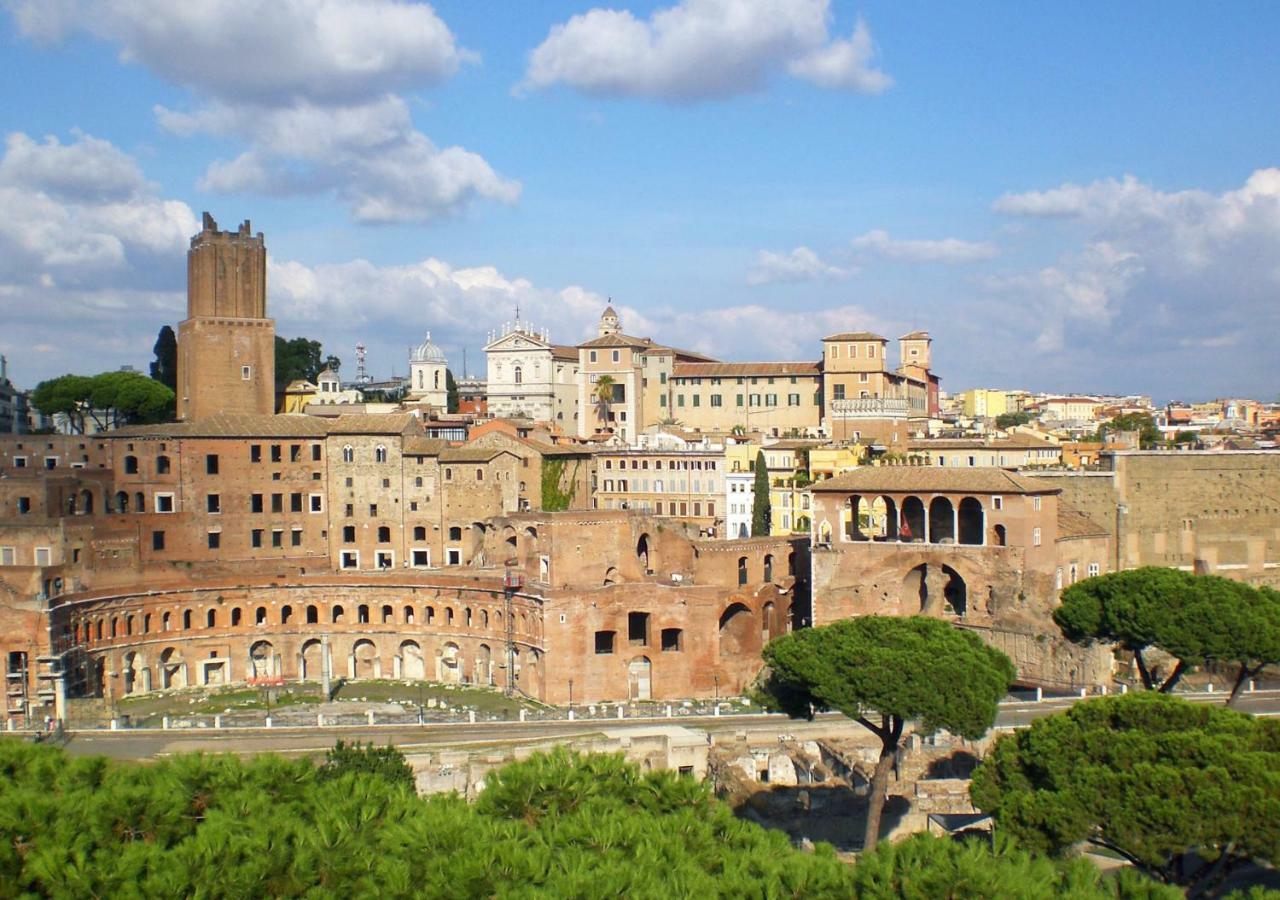 Roma Center Fori Imperiali Raffy'S Charming Suite Buitenkant foto